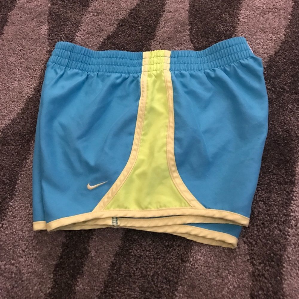 Tempo Nike shorts